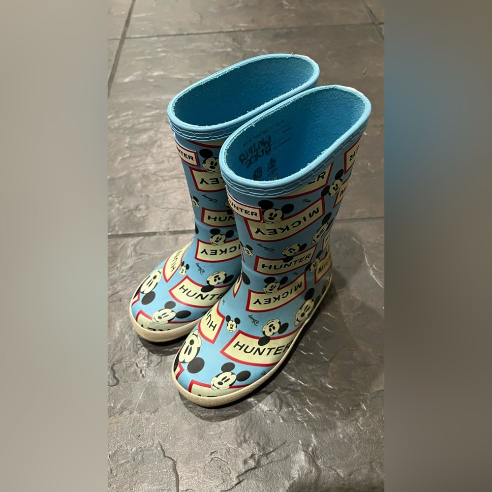 Hunter Blue Mickey Mouse Kids' Rain Boots - Picture 2 of 5